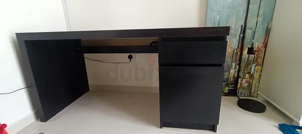 IKEA Office Desk with 2 Drawers – AED 400