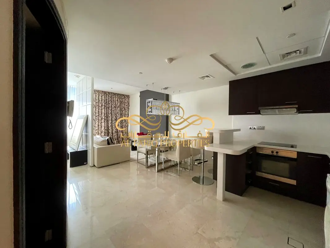Prime Location | Close to Metro I Reay To Move