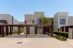 PRICE NEGOTIABLE | EXPANSIVE PRIVATE GARDEN | PRIME LOCATION NEAR AMENITIES