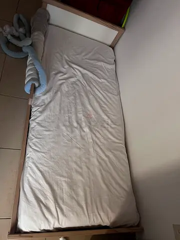 Toddler bed with mattress