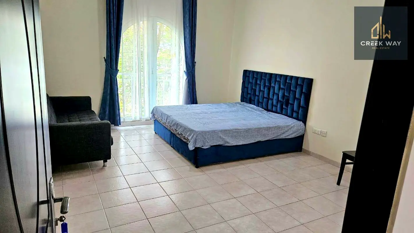 Vacant On Transfer One BHK With Balcony Near Metro
