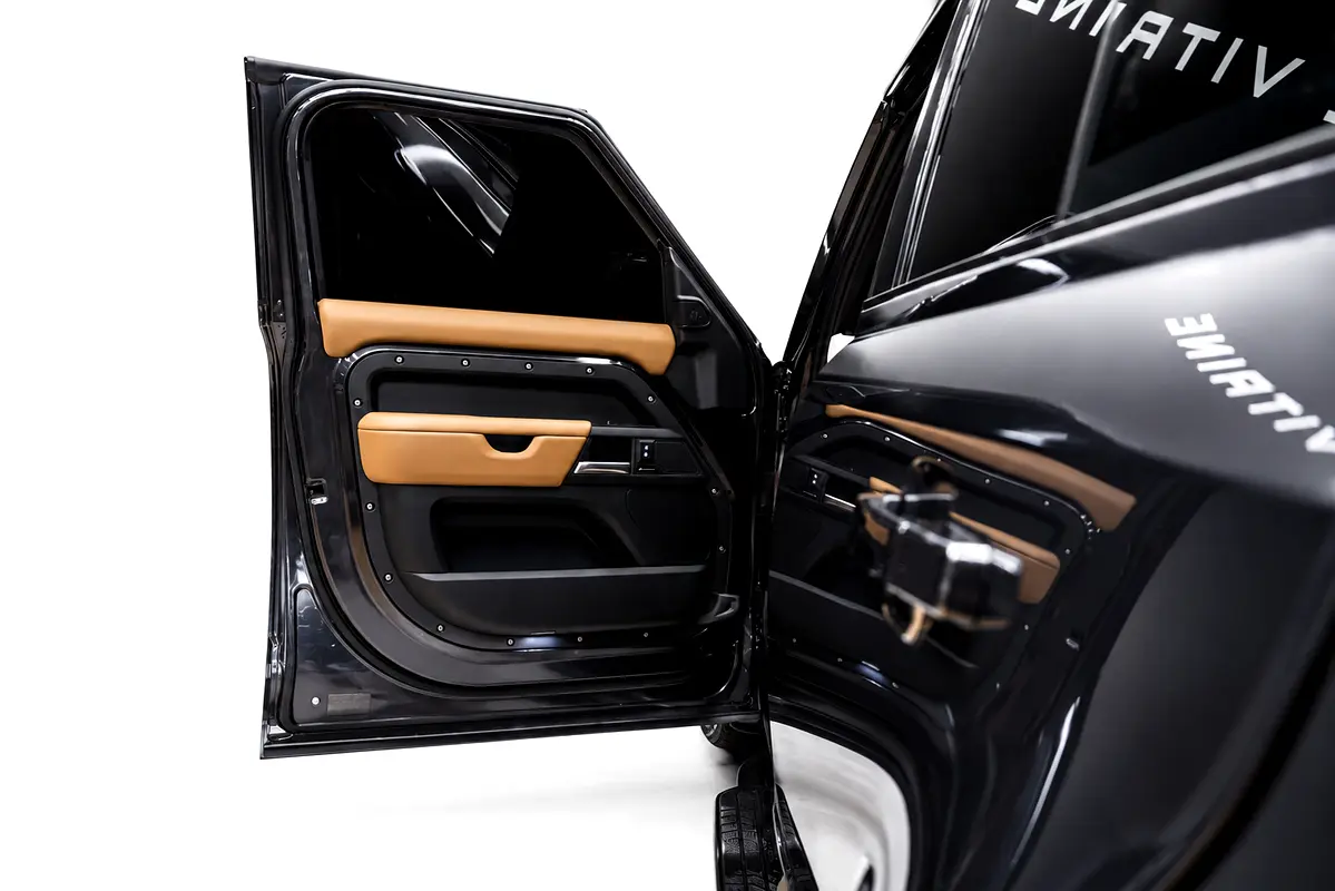 Land Rover Defender 2025