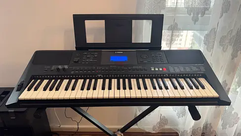 Yamaha portable keyboard with stand - good working condition