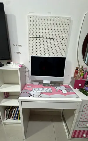 Simple White Study Desk with shelves