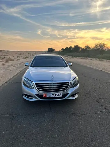 مرسيدس بنز S 550 موديل 2015 بحالة ممتازة