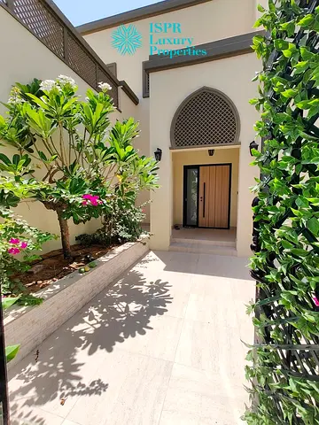 Fully Renovated 4BR Villa | Large Villa l Jumeriah Park