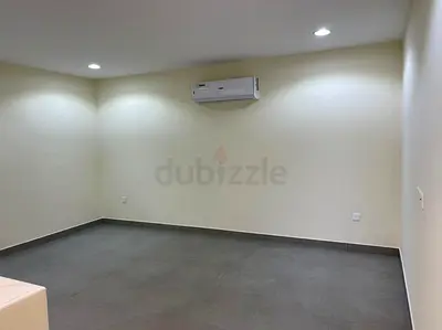 Studio room available for monthly rent