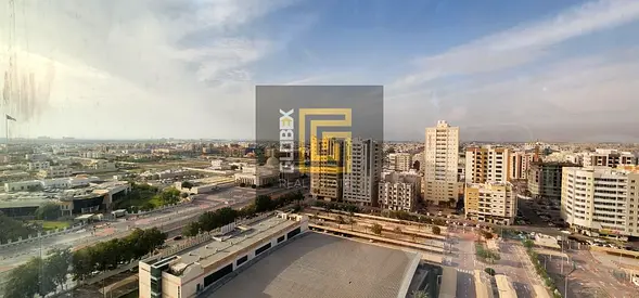 للإيجار السنوي شقة مفروشة أول ساكن في جاردن سيتي | تشطيب جديد وأثاث عصري | جاهزة للسكن فورًا | 36,000 درهم سنوي