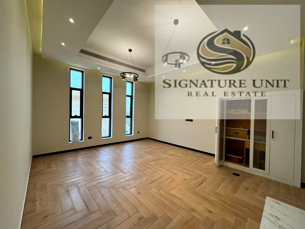 Brand New |5BR Modern Villa | Garden