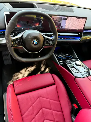 2027 BMW 5-SERIES thumbnail 3