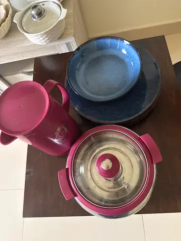 Mixed kitchenware set - plates, bowl, insulated jug and casserole
