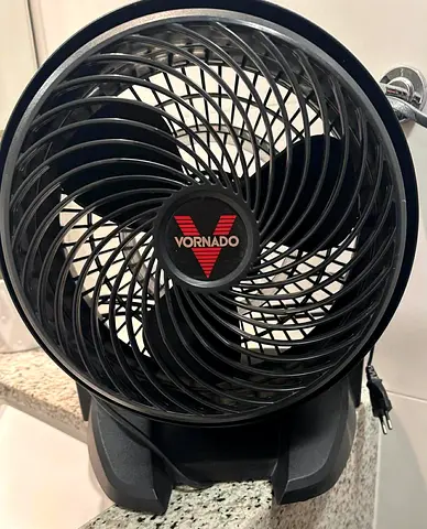 Vornado 3 speed Fan table top