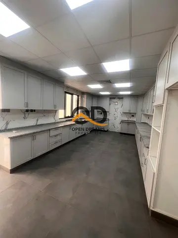 Luxury modern villa for rent in Al Tarfa | 5 master bedrooms | Garden and garage for 4 cars