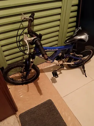 Kids Blue Apache 2013 Mountain Bike - Good Condition