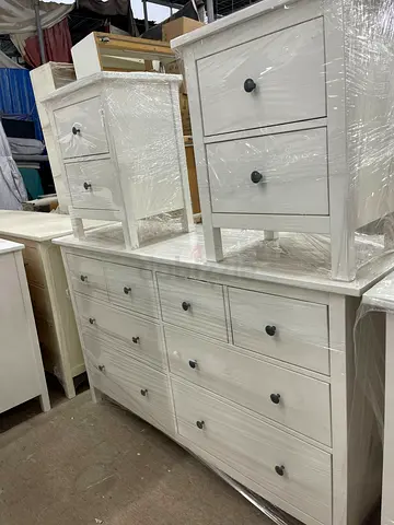 Ikea hemnes chest of 8 drawers in excellent condition with nightstands