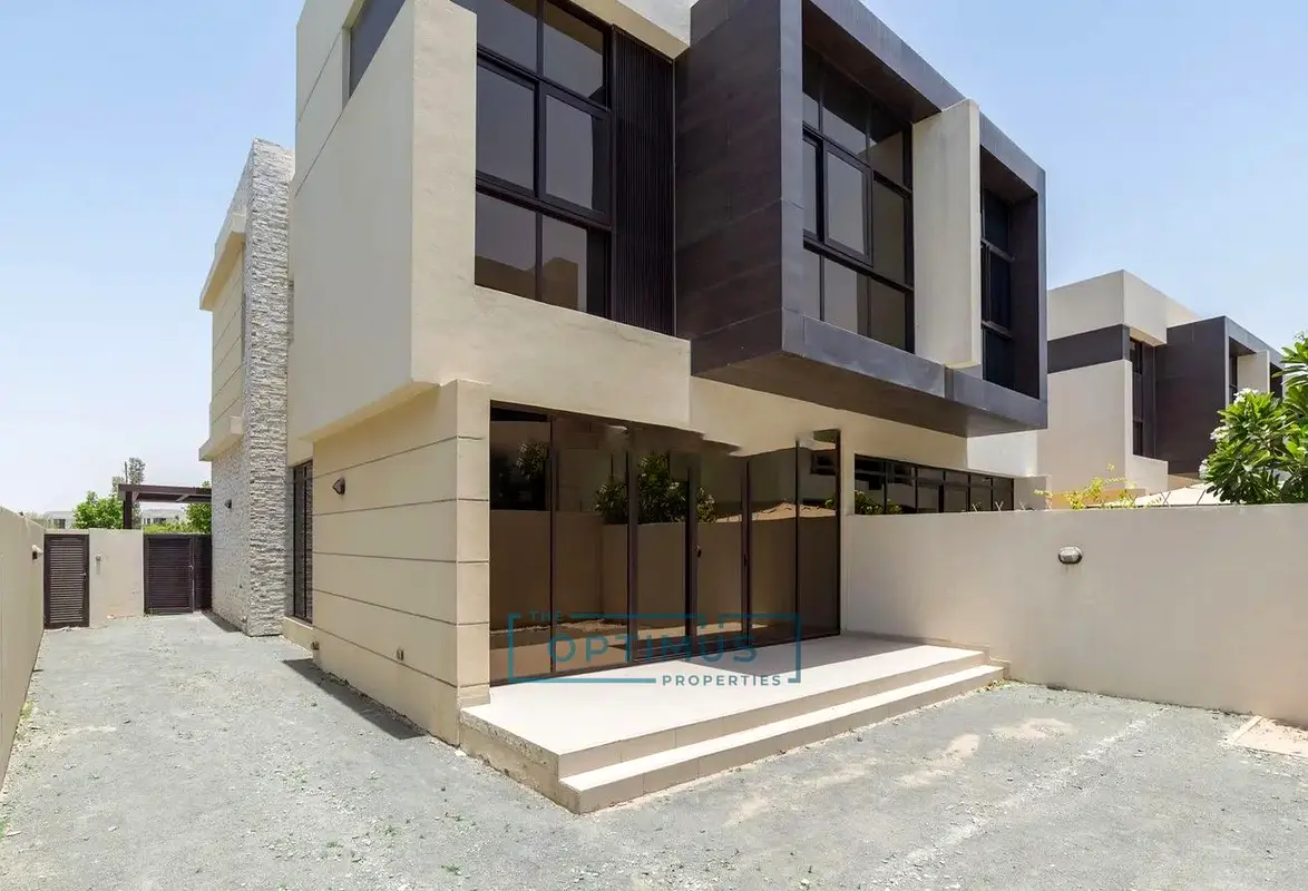 Big Layout | Corner Townhouse | Vacant | Maid Room