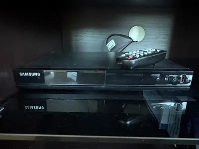 Samsung DVD/Bluray Player with Remote - Good Working Condition