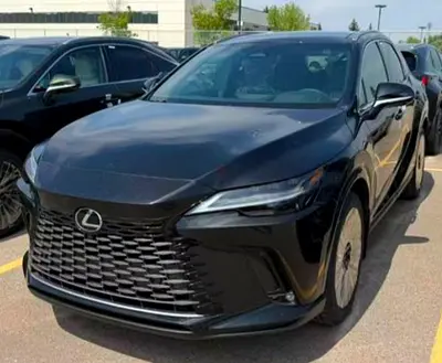 Lexus RX 350 Prestige 2024 - GCC Specs - perfect Condition (Some areas are still covered w/film)