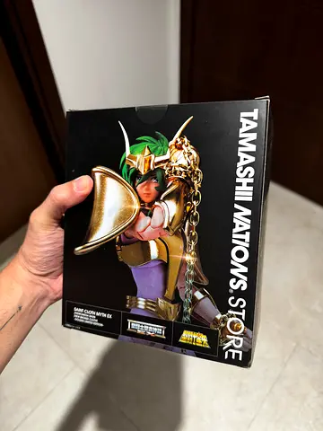 Saint Seiya Myth Cloth Andromeda Shun Figure with Gold Armor V2