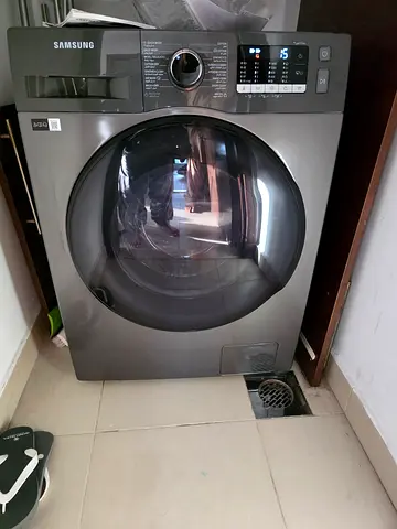 Samsung 2in1 Combo Washerdryer 8_6KG With Catalogue Available Same As New .