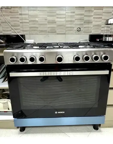 Bosch brand gas cooker 5 burner neat and clean perfect working