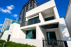 Park Front Duplex |Large Layout |Ready to move in