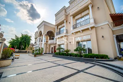 LAKE VIEW | SIGNATURE VILLA | ITALIAN INTERIOR