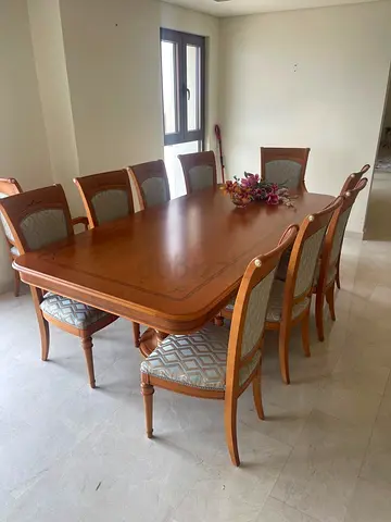 Dinner table with 9 chairs