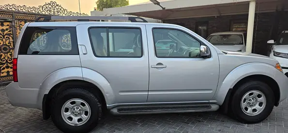 Nissan Pathfinder S 2012 | GCC Specs | Reliable 4WD Family SUV in Excellent Condition