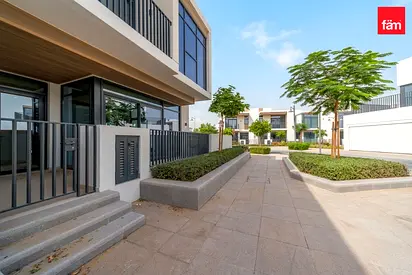 Spacious | Ready To Move | Corner | Near Amenities