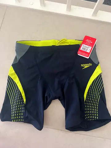 SPEEDO men’s swimming trunks