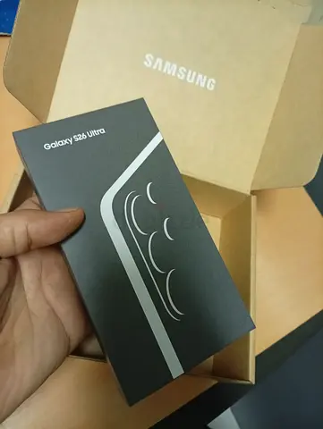 Samsung Galaxy S26 Ultra 
مواصفات هاتف 
الشاشة: مقاس 6.9 بوصة من نوع Dynamic LTPO AMOLED 2X، بدقة 14