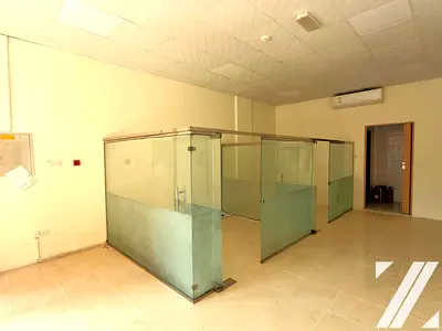 Fitted Shop I Spacious and Bright I Prime Location