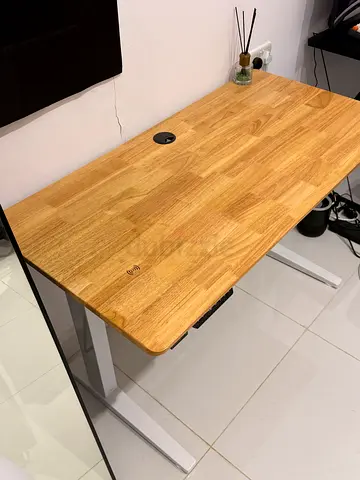 Ascent Height Adjustable Smart Desk