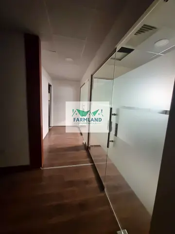 PRIME LOCATION I READY OFFICE I COMFORTABLE LOADING AREA