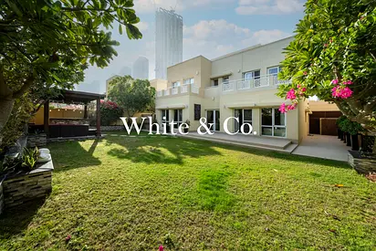 Stunning | Family Community | Large Garden