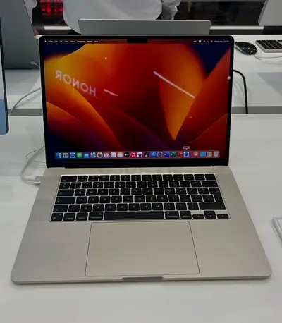 Apple MacBook Air M2 15-inch (256GB) – Like New
