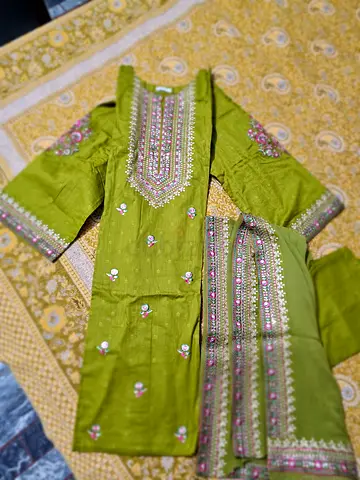 Green embroidered traditional 3pc suite - Shenora Brand new Dress  - Never used