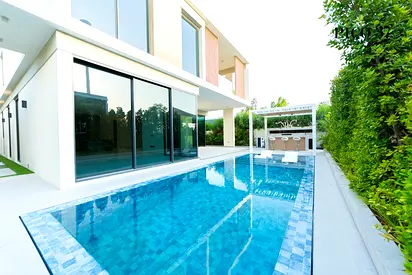 Luxurious 5BR Villa with Private Pool