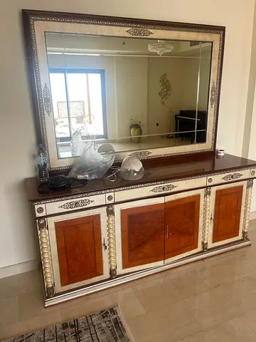 Buffet with mirror