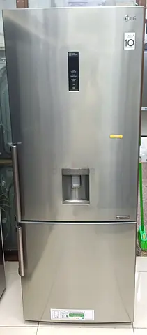 L.G bottem mount refrigerator for sell with water dispenser 💯 good working