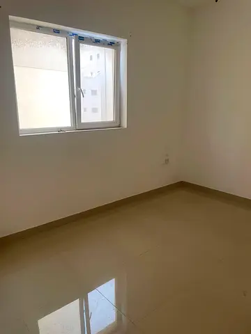 شقة للإيجار السنوي – النباعة 🏡 غرفة وصالة 💰 الإيجار السنوي: 26,000 درهم 💳 الدفع: حتى 4 أو 6 دفعات 🛡️ التأمين: 2,000 درهم (شيك)