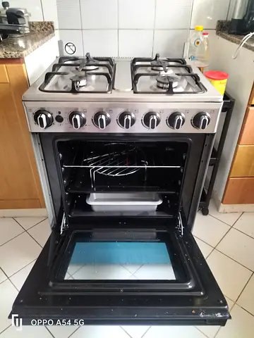 Used freestanding gas cooker with oven - 4 burners, good condition