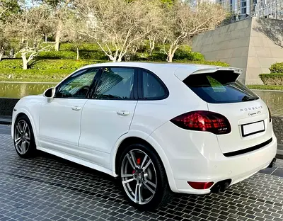 صورة 2 لـ 2014 Porsche CAYENNE