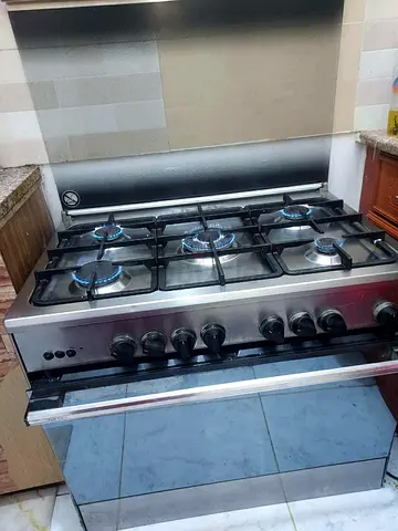 6-Burner Stainless Steel Gas Cooker with Oven - Good Working Condition /موقد غاز /بوتوجاز