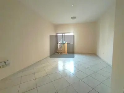 VERY NEAT AND CLEAN STUDIO IN FAMILY BUILDING WITH CENTRAL AC/GAS