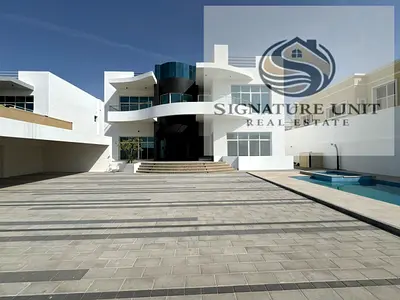 5BR LUXURY VILLA | POOL | MAJLIS | 4 PARKING