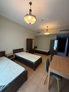 Bed space- no commission- near internet city metro
