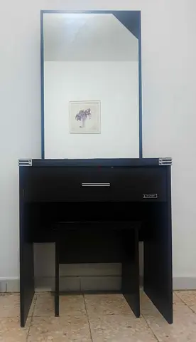 Dressing table