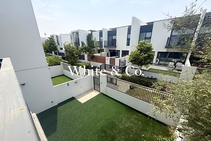 Quiet Back-to-Back | 3BR+M | Landscaped